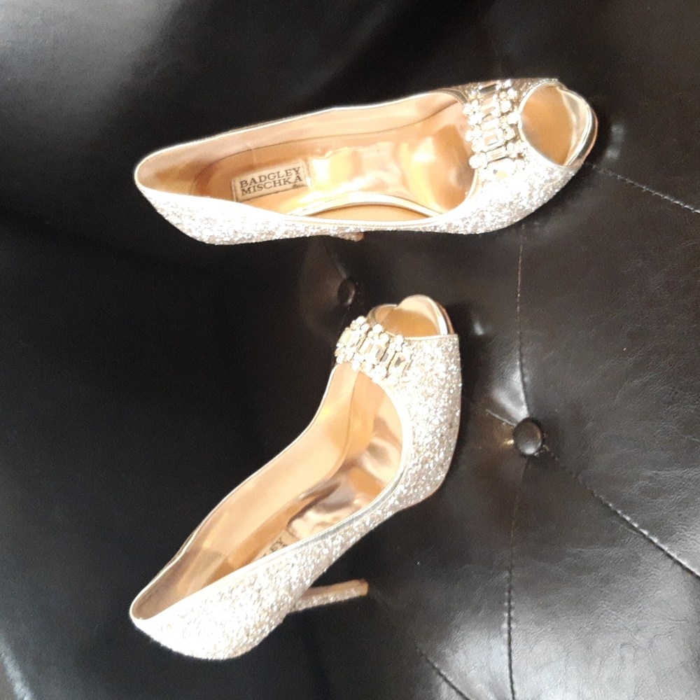 Badgley Mischka size 9.5 heels - Picture 4 of 16